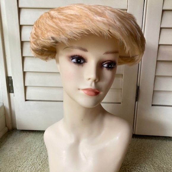 1950's Feather Hat With Net Crown - Picture 4 of 11